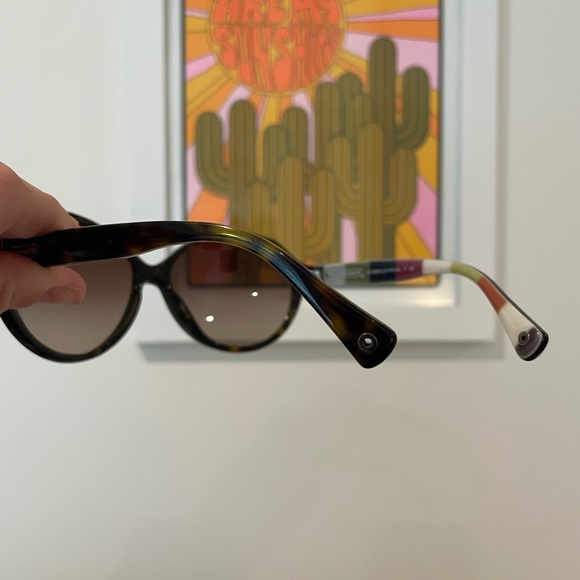 Coach Sunglasses HC 8008 - Picture 4 of 8